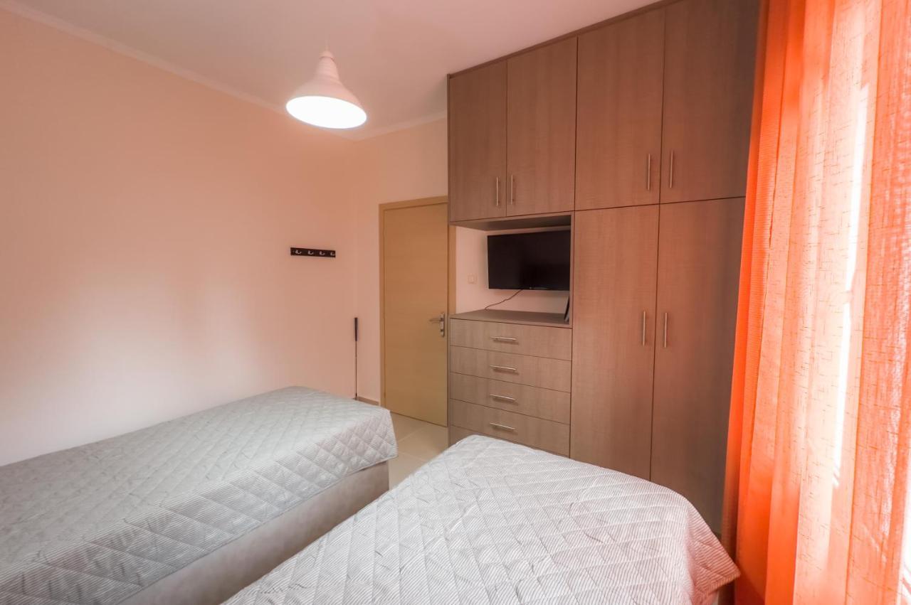Fouki Apartments Ipsos Beach Bagian luar foto